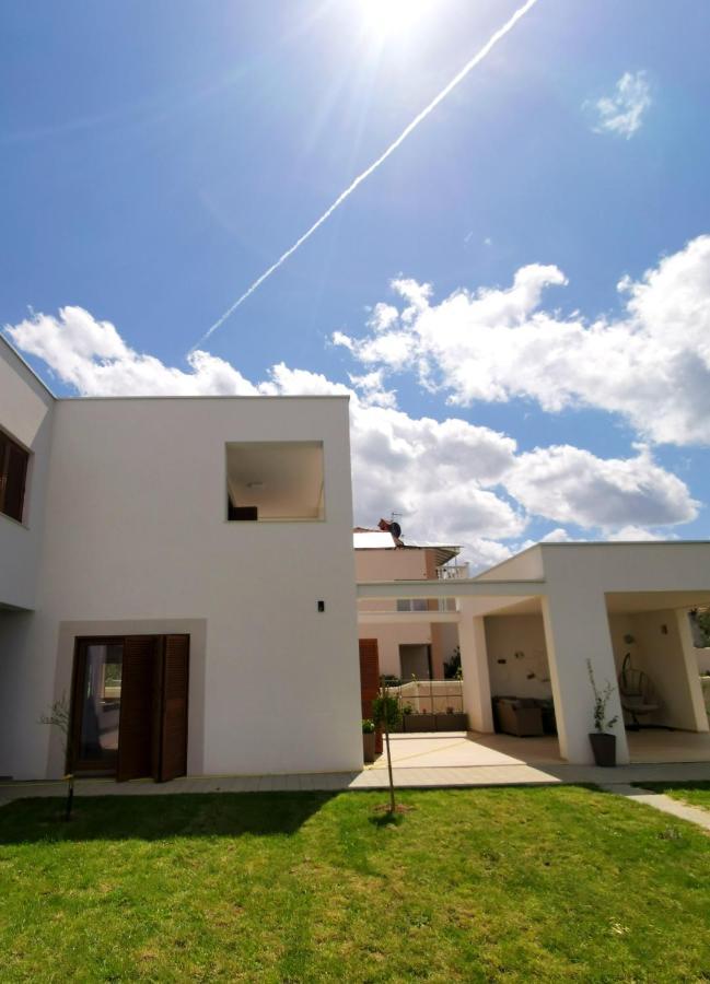 Apartments Leticia Vrsi Exterior foto