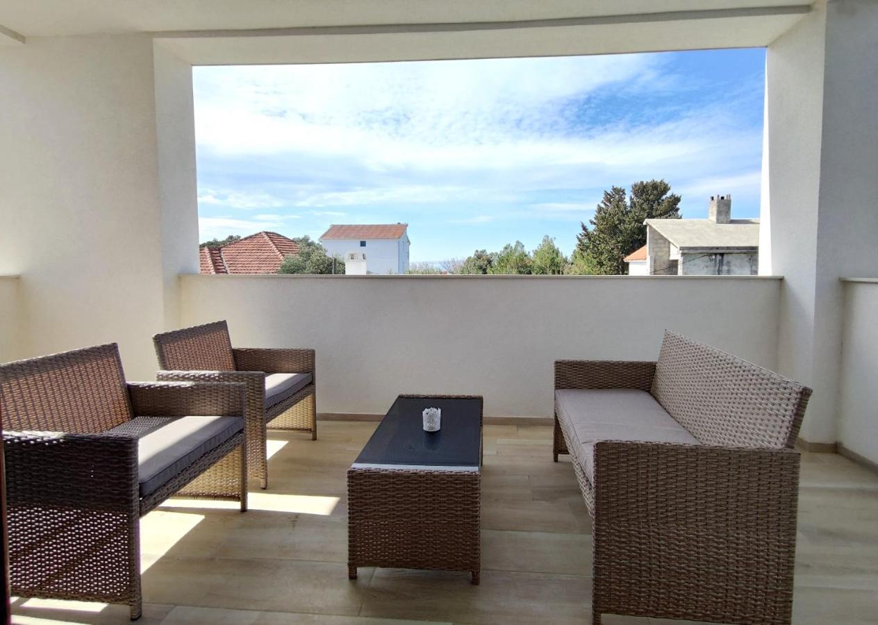 Apartments Leticia Vrsi Exterior foto