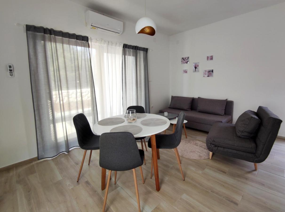 Apartments Leticia Vrsi Exterior foto